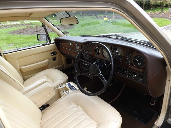 1983%20Bentley%20Mulsanne%20Turbo%20Front%20Interior.jpg