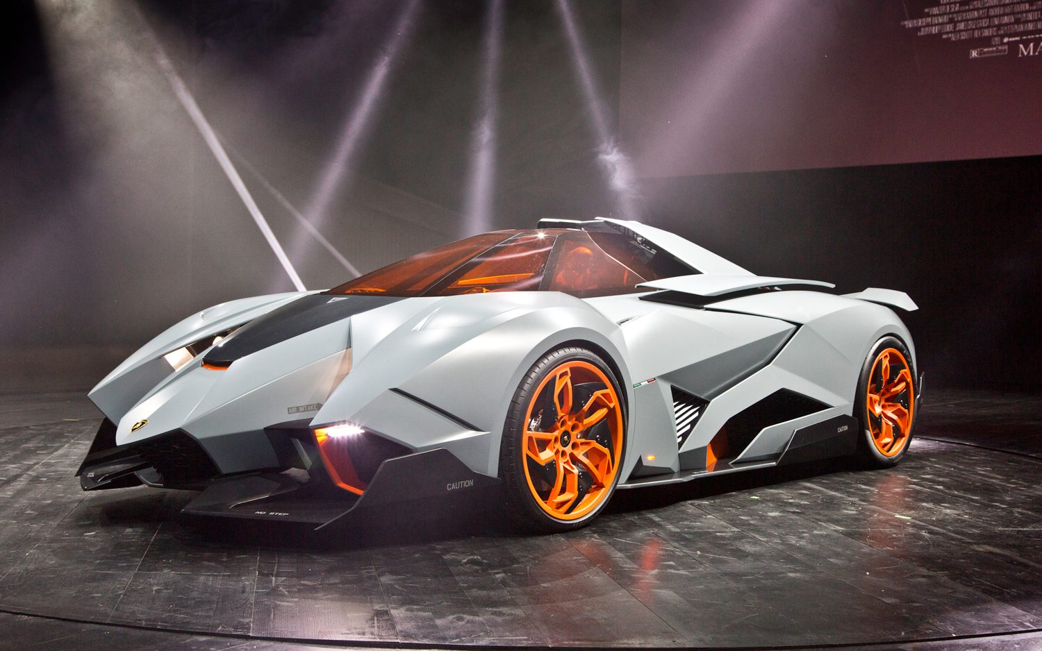 Lamborghini-Egoista-front-three-quarters.jpg