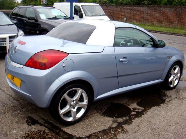 p5.vauxhall-tigra-petrol-convertible.jpg