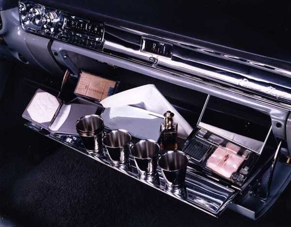 a98976_10.-Mini-bar-In-the-Glove-Box.jpg