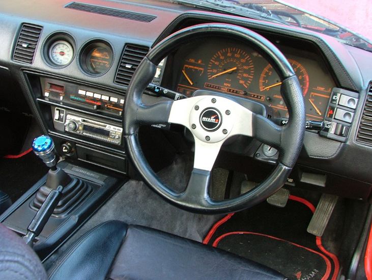 L-Nissan-300ZX-Z31-Interior.jpg