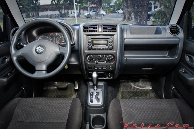 suzuki-jimny_interior_14.jpg