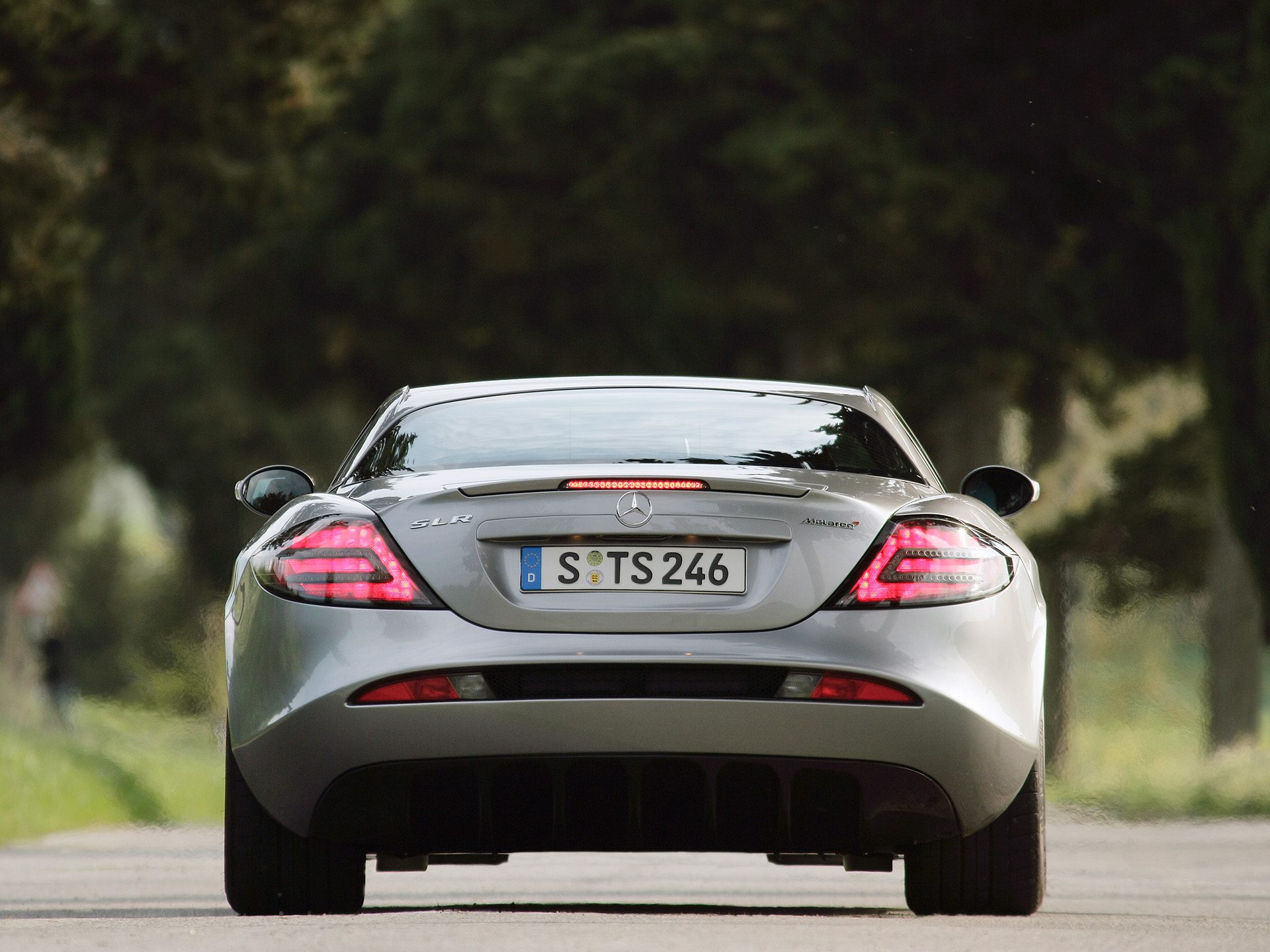 2006-Mercedes-Benz-SLR-722-Edition-Rear-1920x1440.jpg