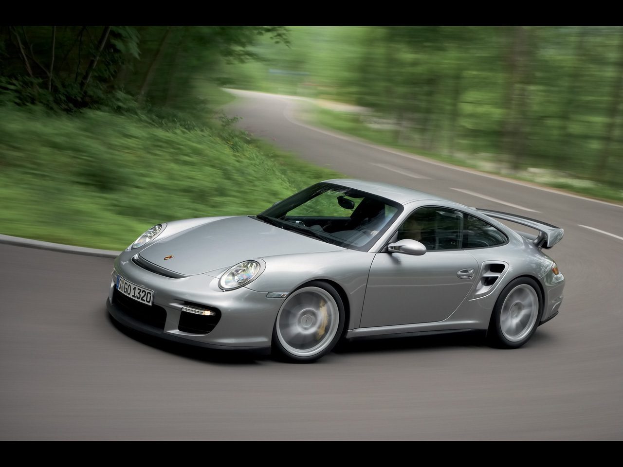 2008-Porsche-911-GT2-U-Turn-Closeup-1280x960.jpg