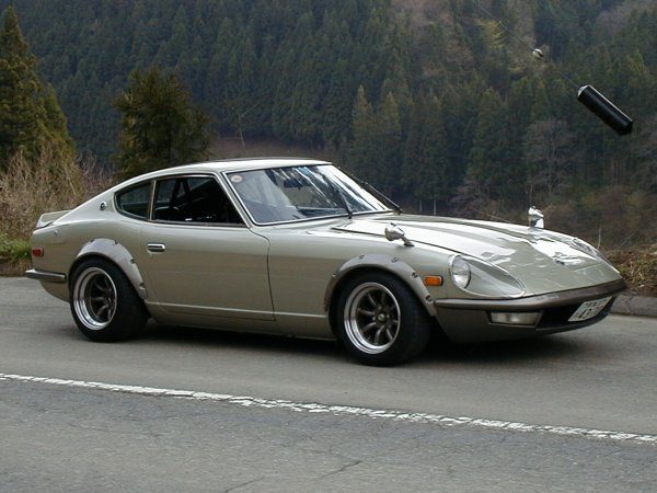 240z-c-fairlady-withflairs-gnose.jpg