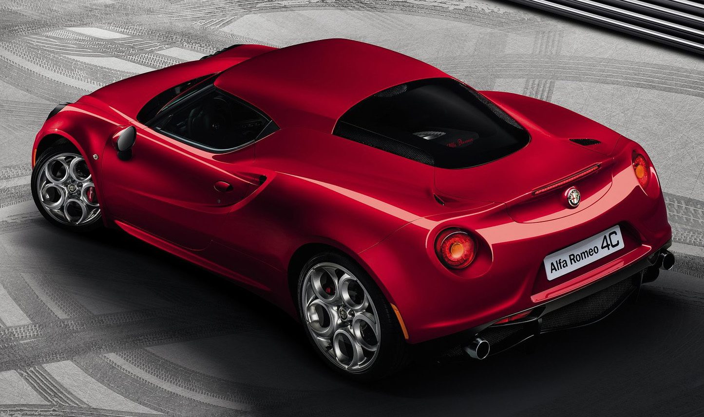 2014_alfa_romeo_4c_overseas_02-0212.jpg