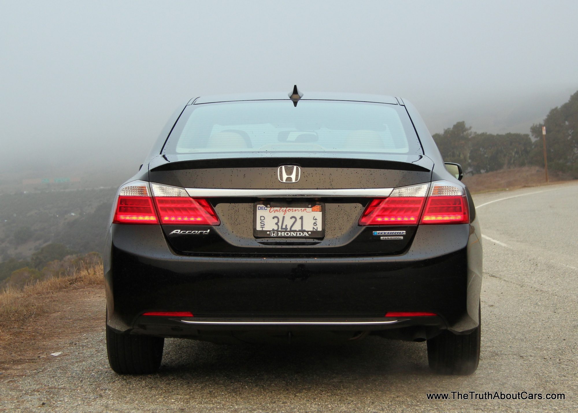 2014-Honda-Accord-Hybrid-Exterior-008.jpg