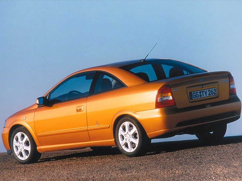 opel_astra_coupe_02_800x600.jpg