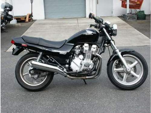 150106746_1995HondaCB750.jpg