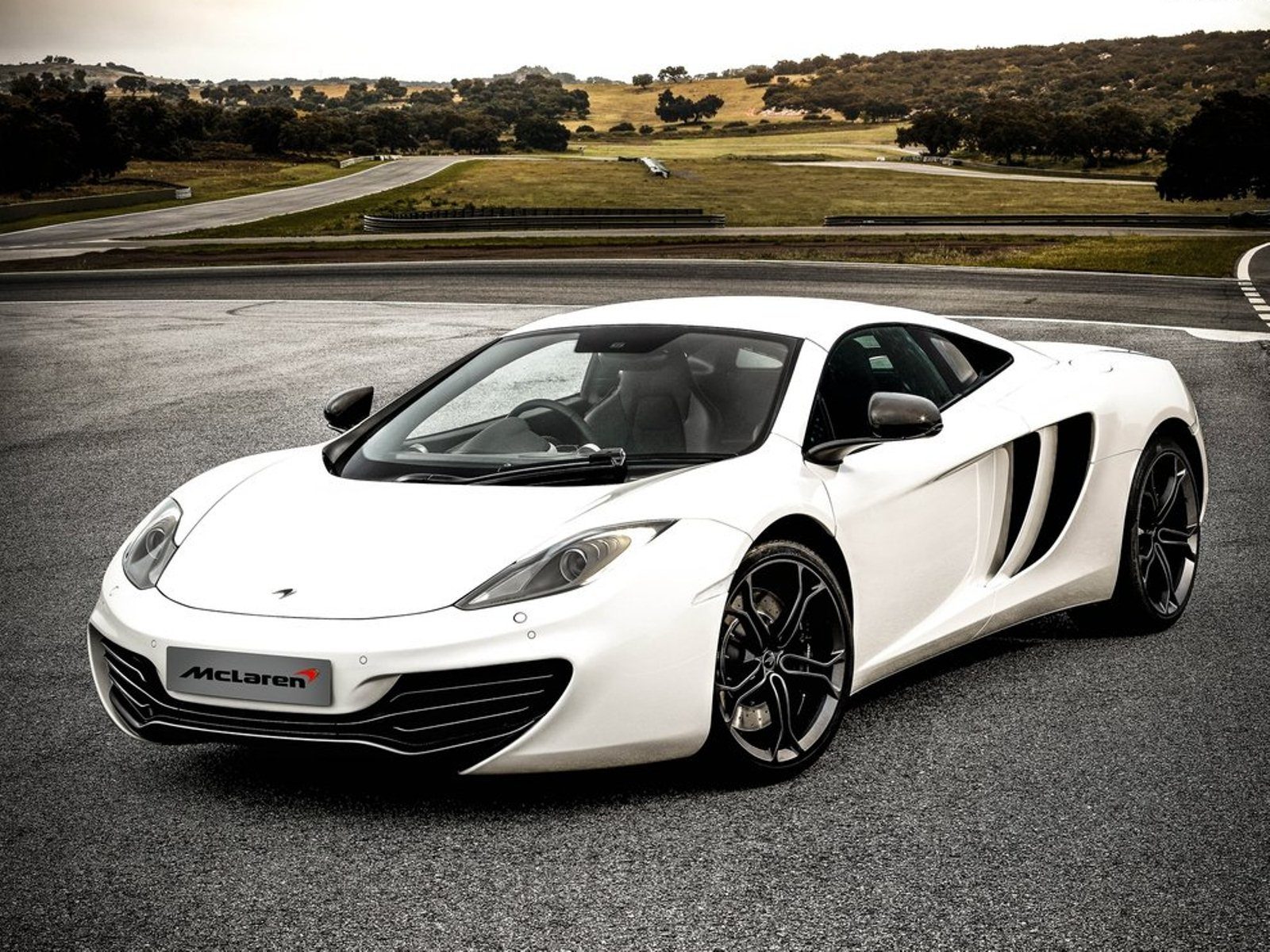 2012-McLaren-MP4-12C-Front-Angle-1.jpg