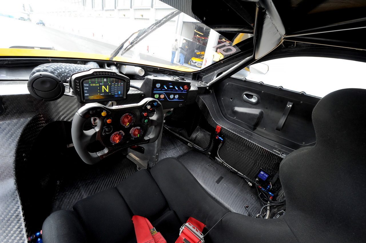 2018-Renault-Sport-RS-01-Interior.jpg