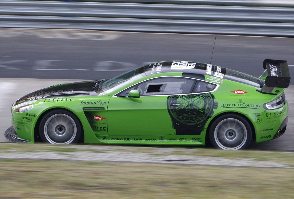 2010-Aston-Martin-V12-Vantage-Nurburgring-1.jpg