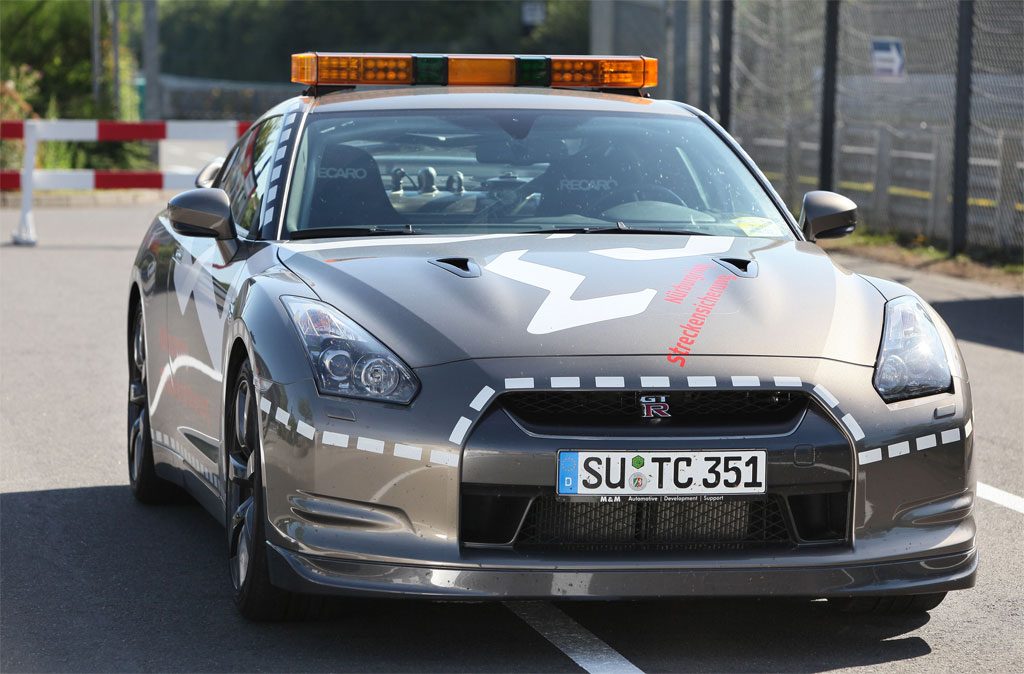 Nissan-GT-R-fire-fighting-car-1.jpg