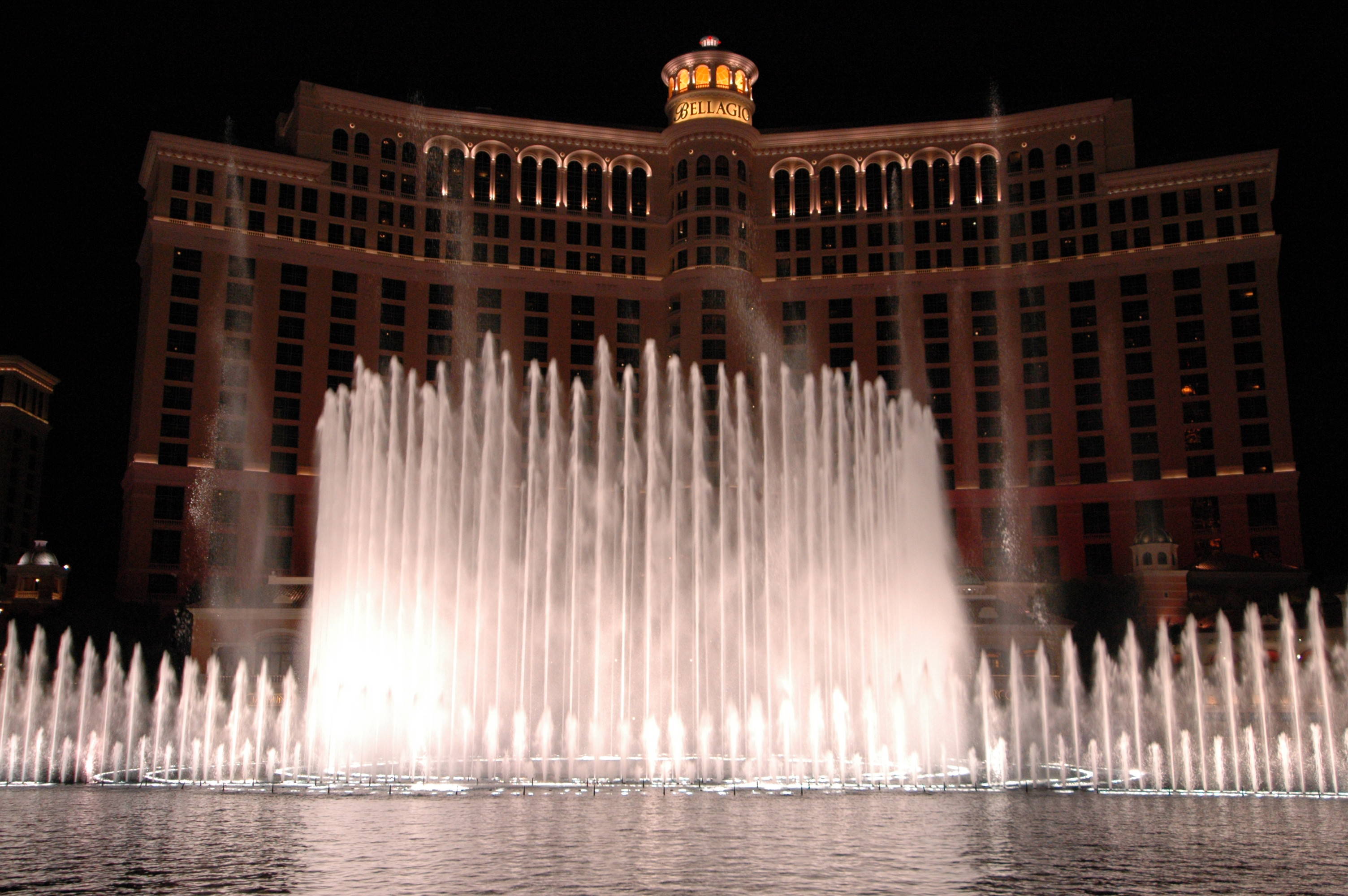 bellagio-fountains-night.jpg