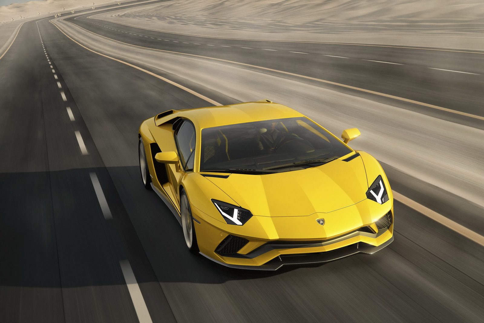 2017-lamborghini-aventador-s-2.jpg