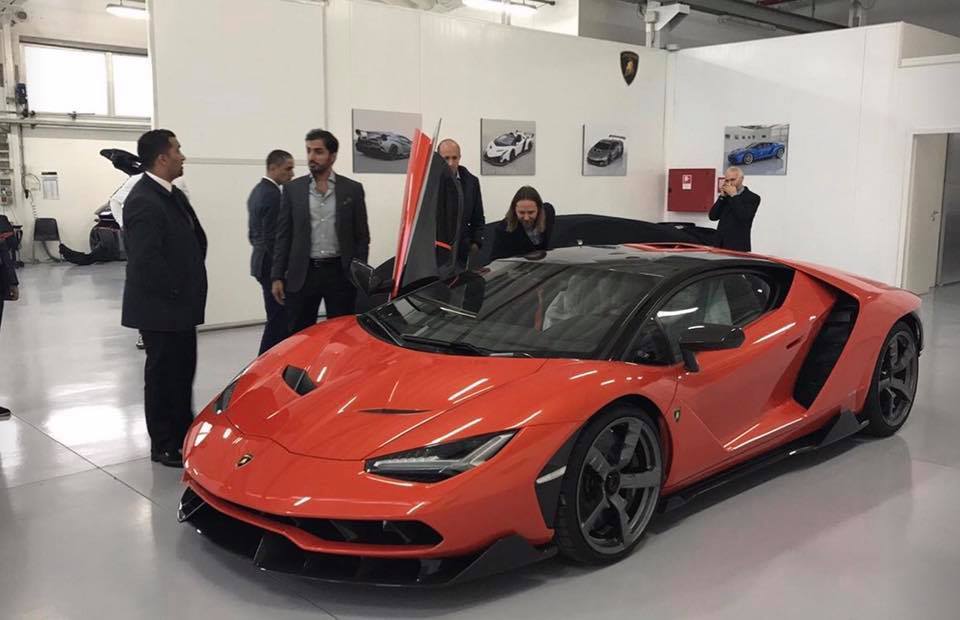 lamborghini-centenario-uae-sheikh-1.jpg