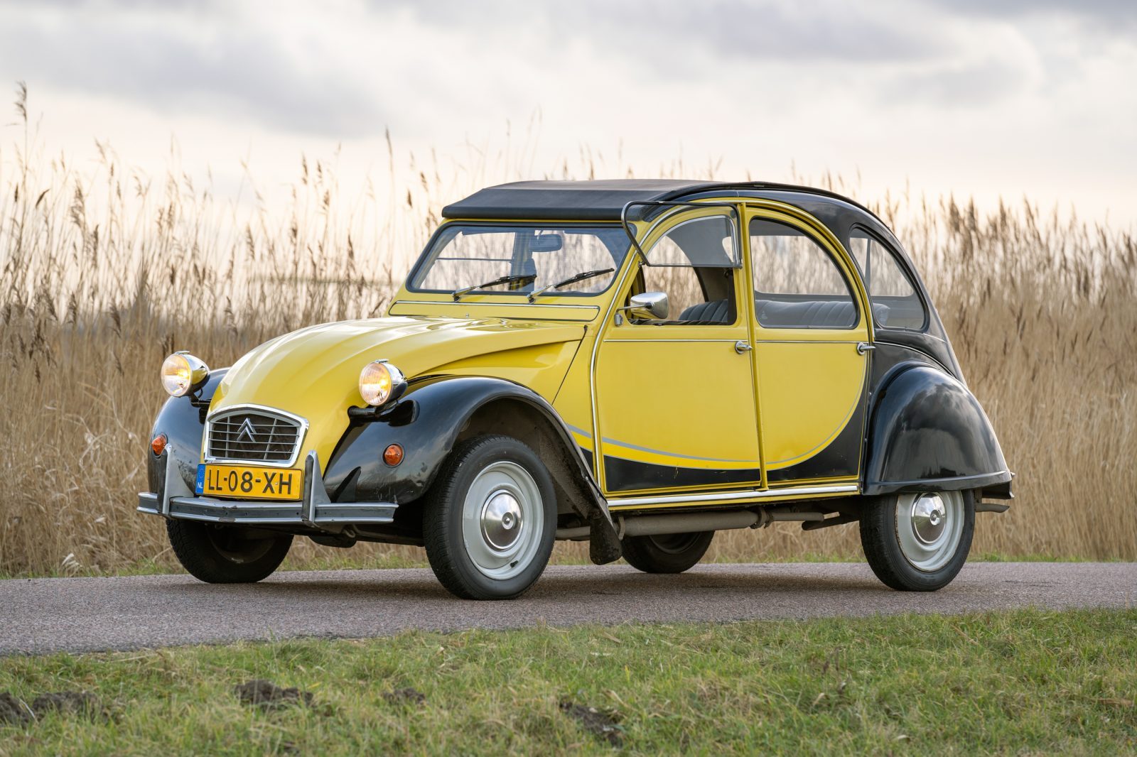 2cv6-Charleston-1984-Geel-Zwart-145.000km-AL109673-1600x1066.jpg