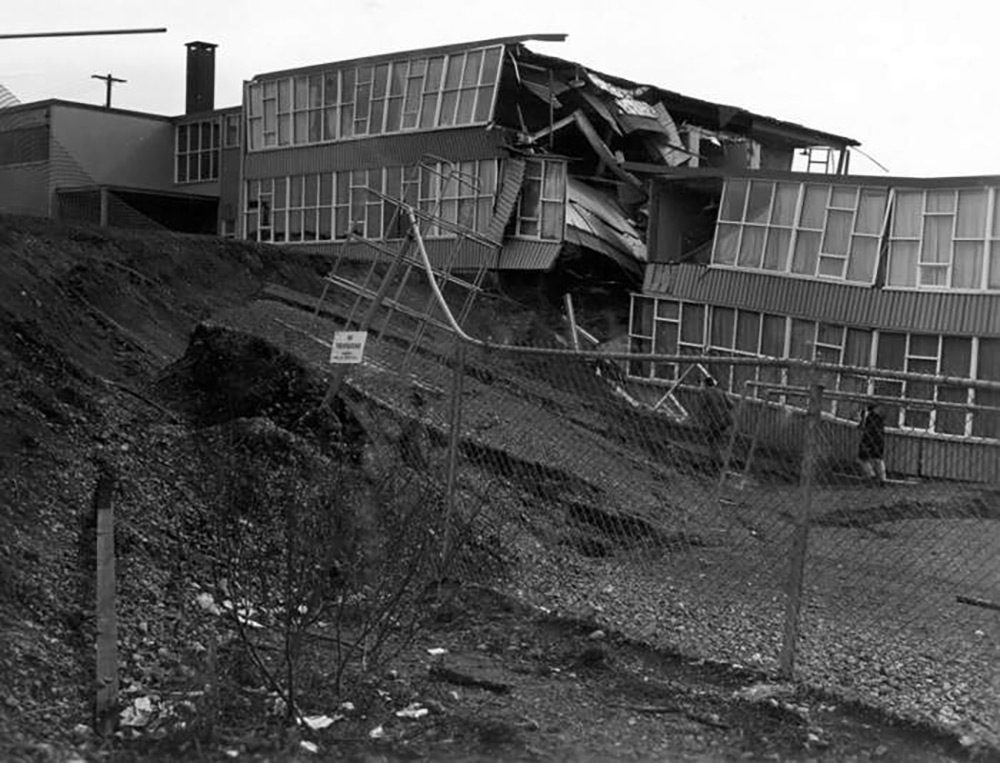 Earthquake-March-27-1964-Alaska-Government-Hill-School.jpg