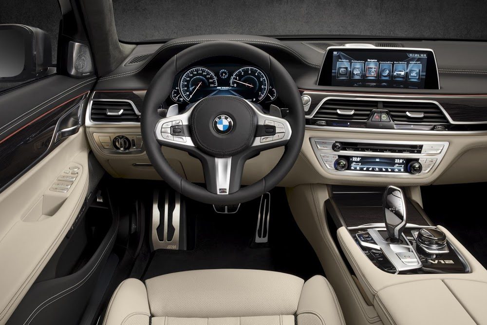 BMW-M760Li-xDrive-11.jpg