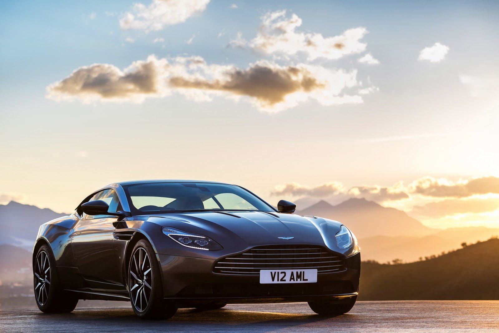 Aston-DB11-1.jpg