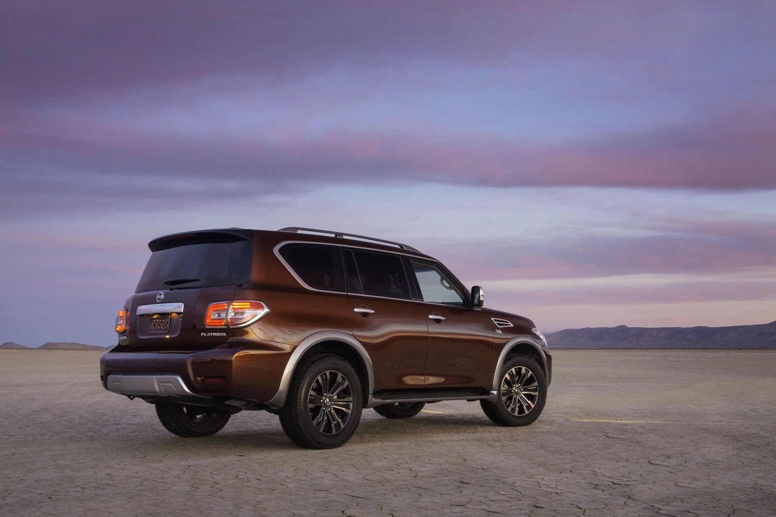 2017-Nissan-Armada-10.jpg