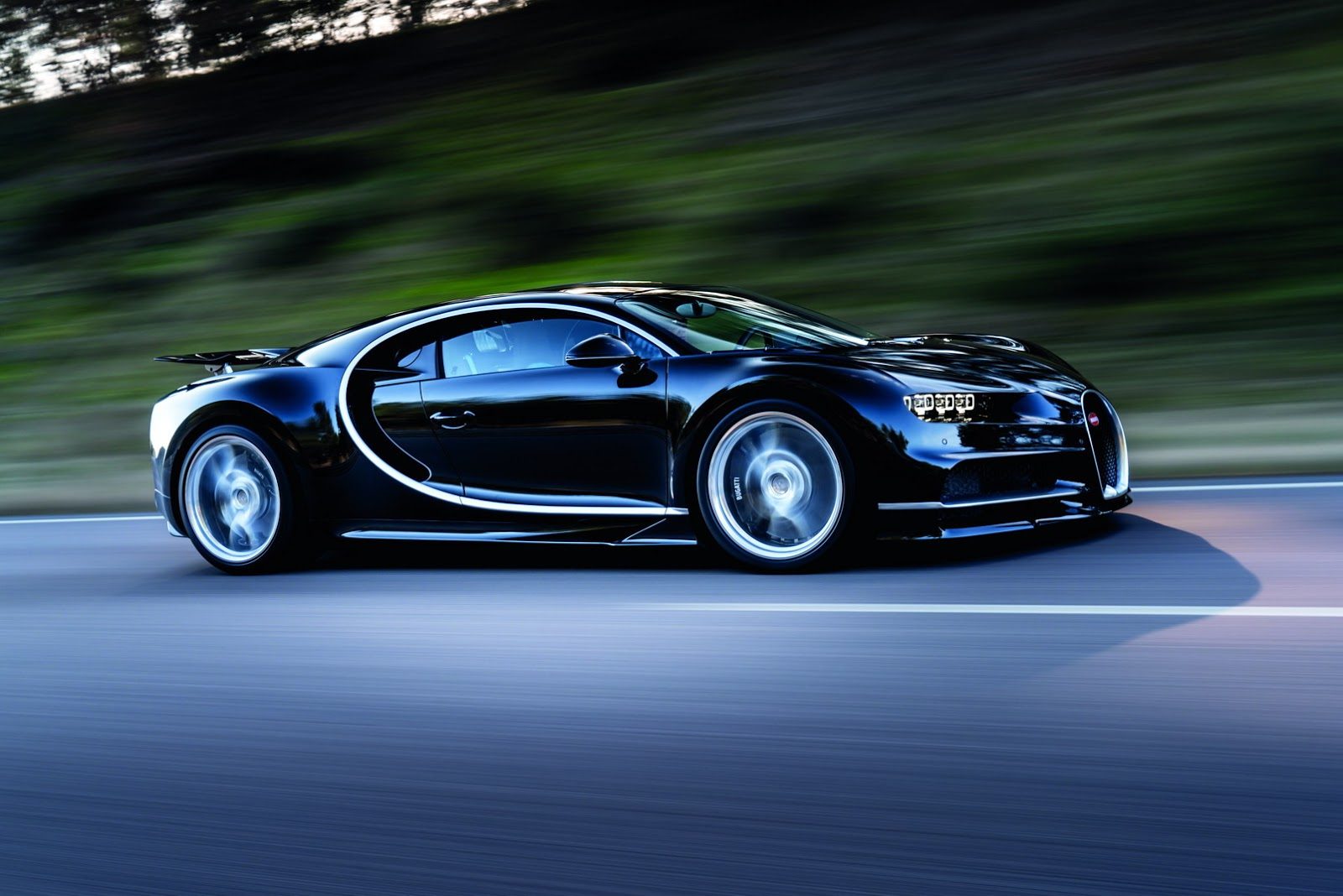 Bugatti-Chiron-38.jpg