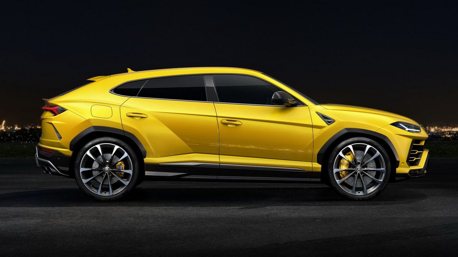 lambo-urus-officialy-unveiled-2.jpg