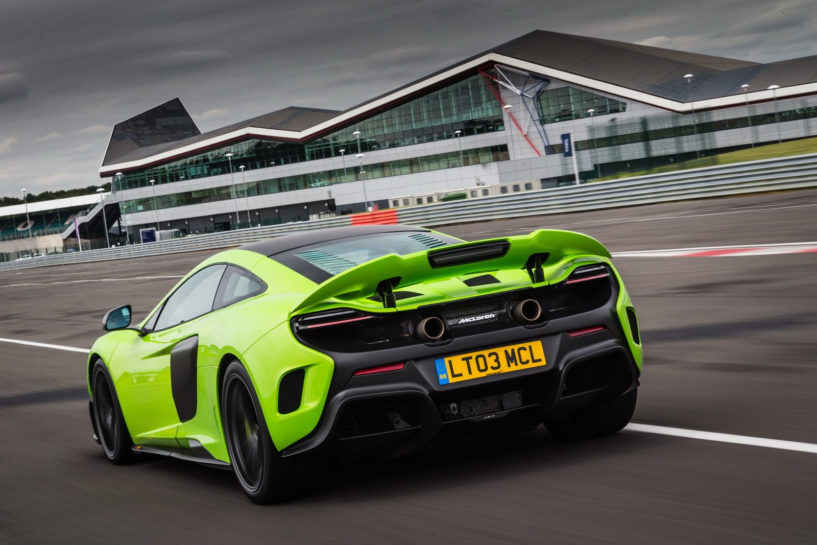 2015-Mclaren675LT-08.jpg