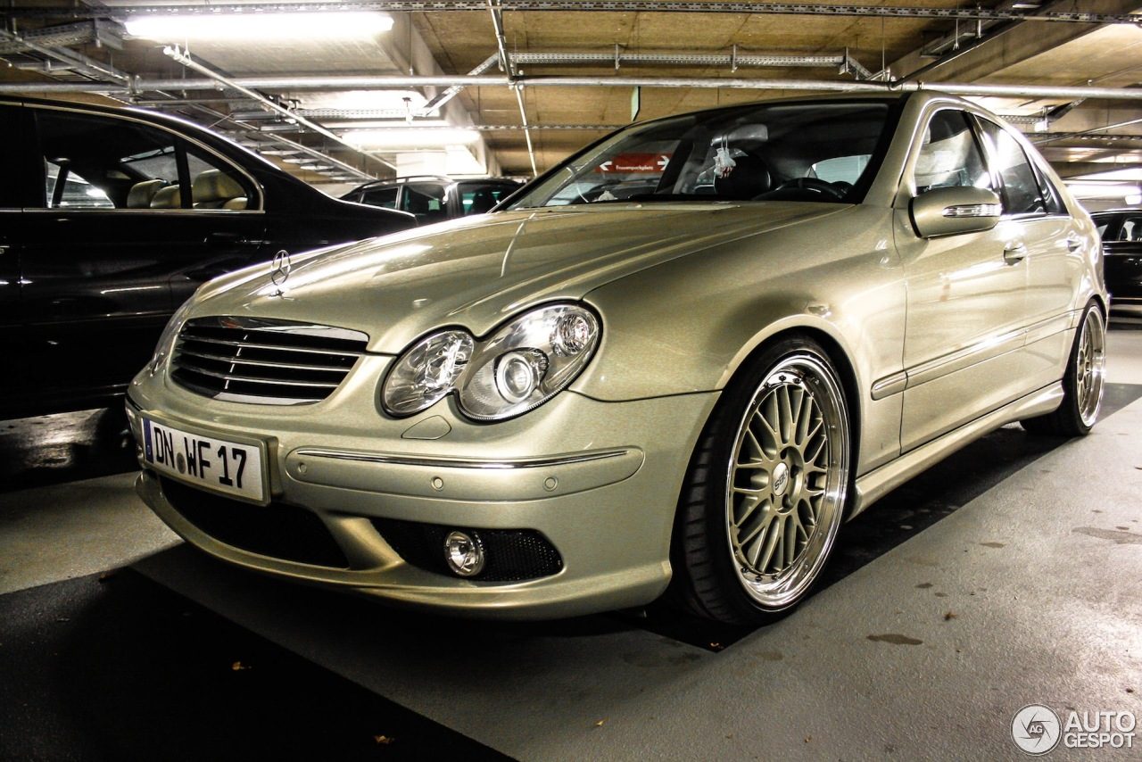 mercedes-benz-c-55-amg-c561304112012185724_2.jpg