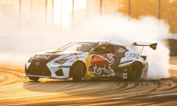 Lexus-RC-F-pro-drift-UAE-05-696x416.jpg