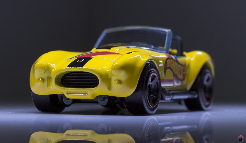 Shelby%20Cobra%20427%20%282022%20Retro%20Racers%20-%20Yellow%29.jpg