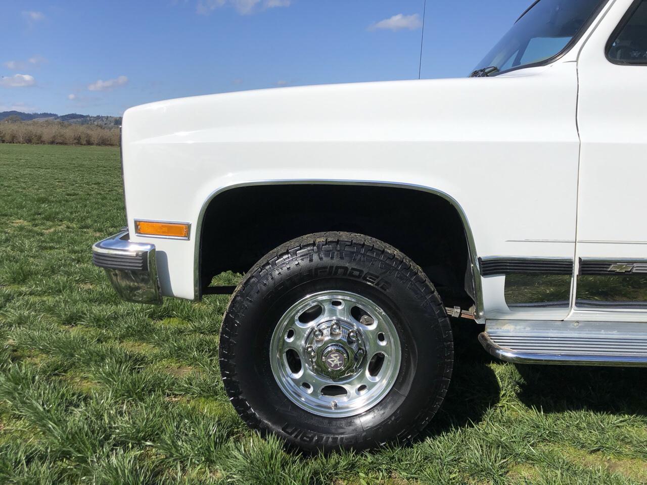 1991_chevrolet_suburban_161654282550292f19AA9176-1830-4BA2-94DA-E7F2D817F185.jpeg