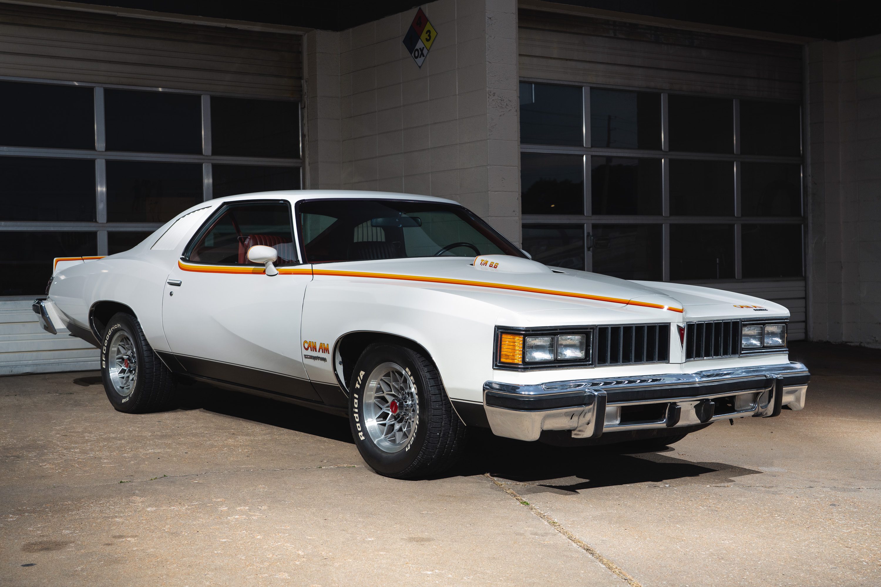 1977_pontiac_lemans_1630090752293811000147.jpg