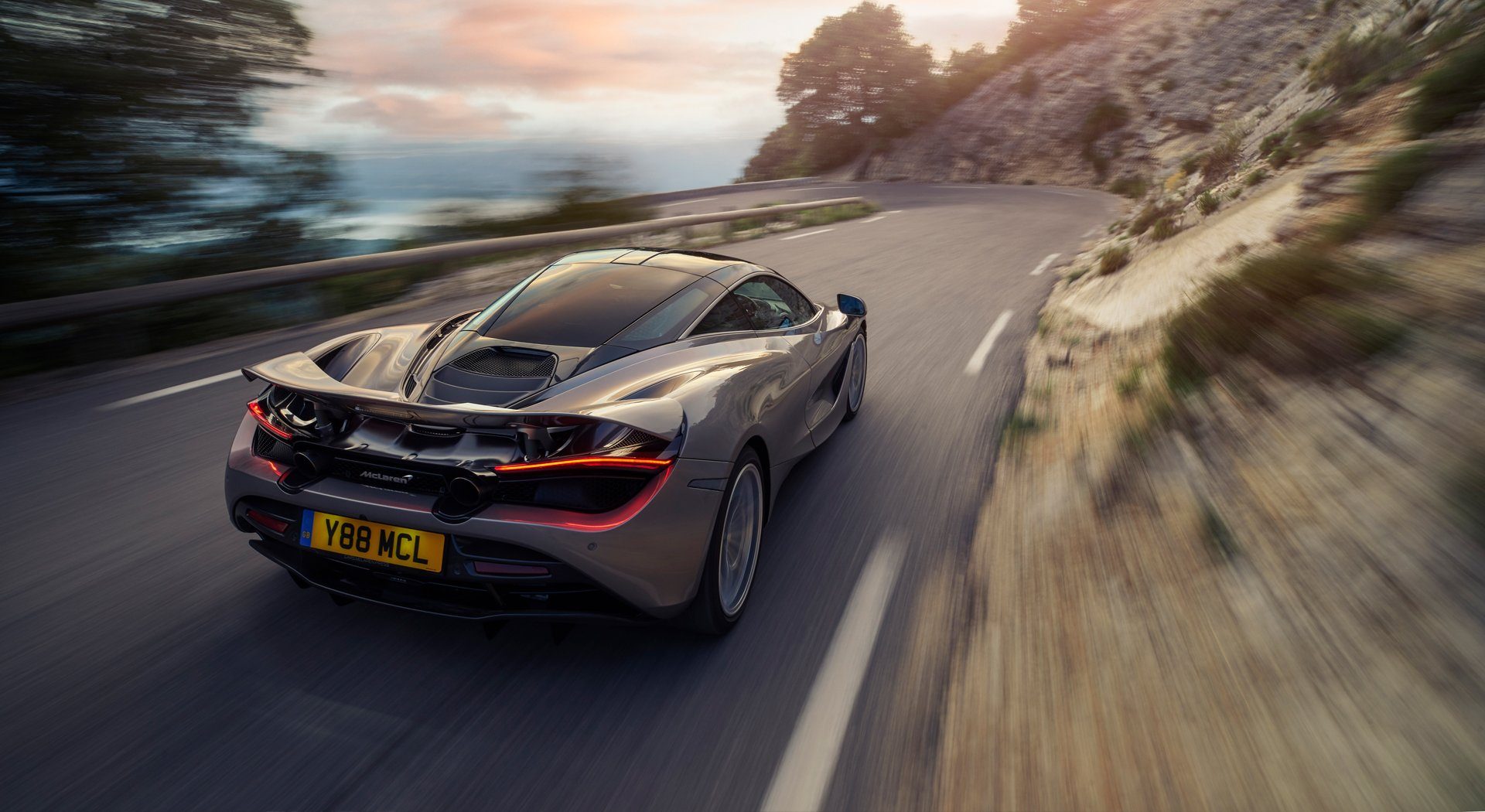 720s-coupe-rear-banner%20-%201920x1050%202.jpg