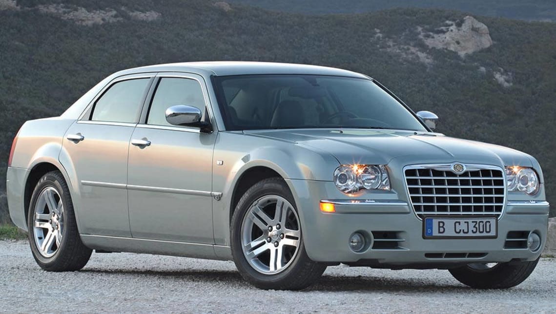 Chrysler-300C-2005.jpg