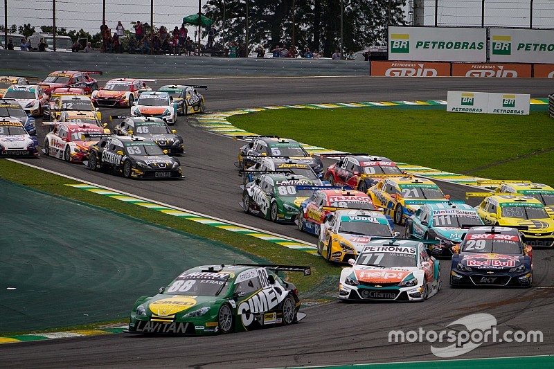 stockcar-br-interlagos-ii-2016-felipe-fraga-lidera-o-pelotao-na-largada.jpg