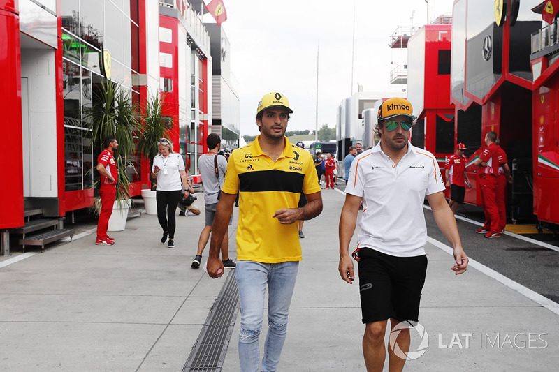 f1-hungarian-gp-2018-carlos-sainz-jr-renault-sport-f1-team-with-fernando-alonso-mclaren.jpg