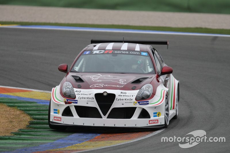 tcr-valencia-march-testing-2016-michela-cerruti-alfa-romeo-giulietta.jpg