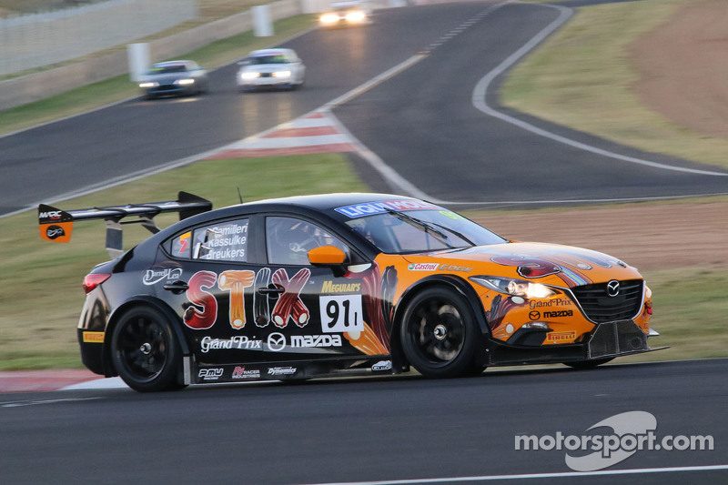 endurance-bathurst-12-hours-2015-91-marc-cars-australia-mazda-3-v8-keith-kassulke-jake-cam.jpg