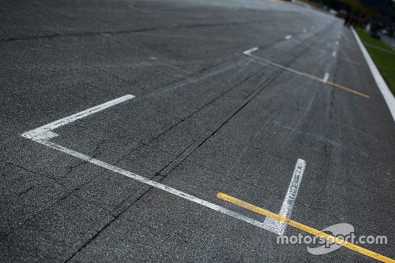 f1-italian-gp-2015-a-grid-slot.jpg