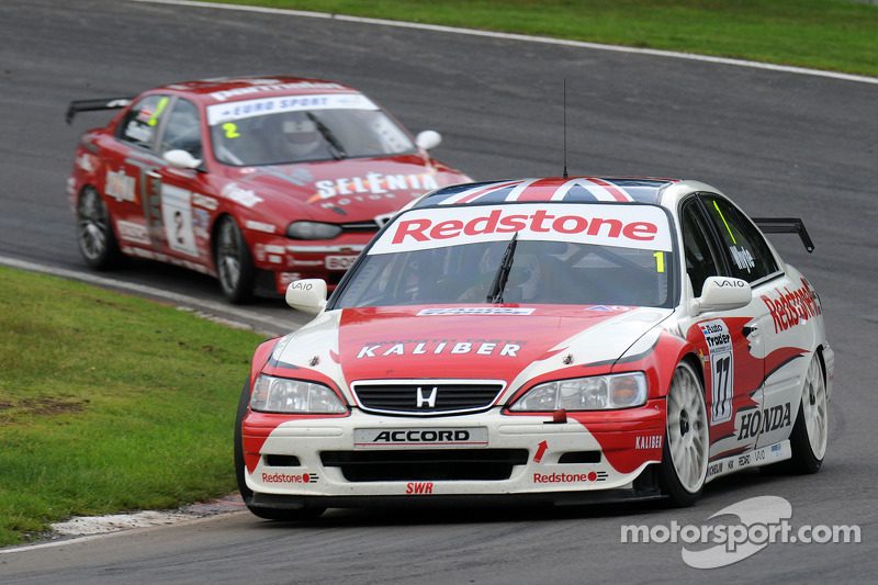 touring-hscc-super-touring-oulton-park-2014-stewart-whyte-ex-2000-tom-kristensen-btcc-hon.jpg