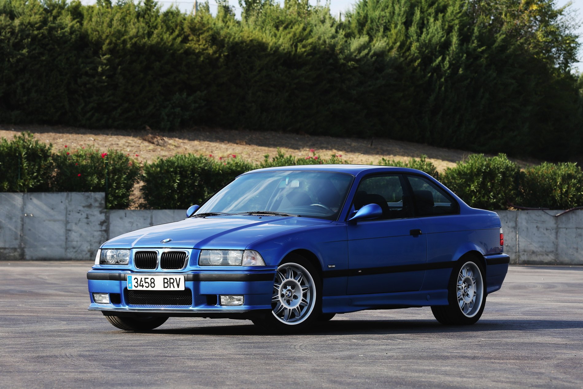 E36-BMW-M3-race-track-1.jpg