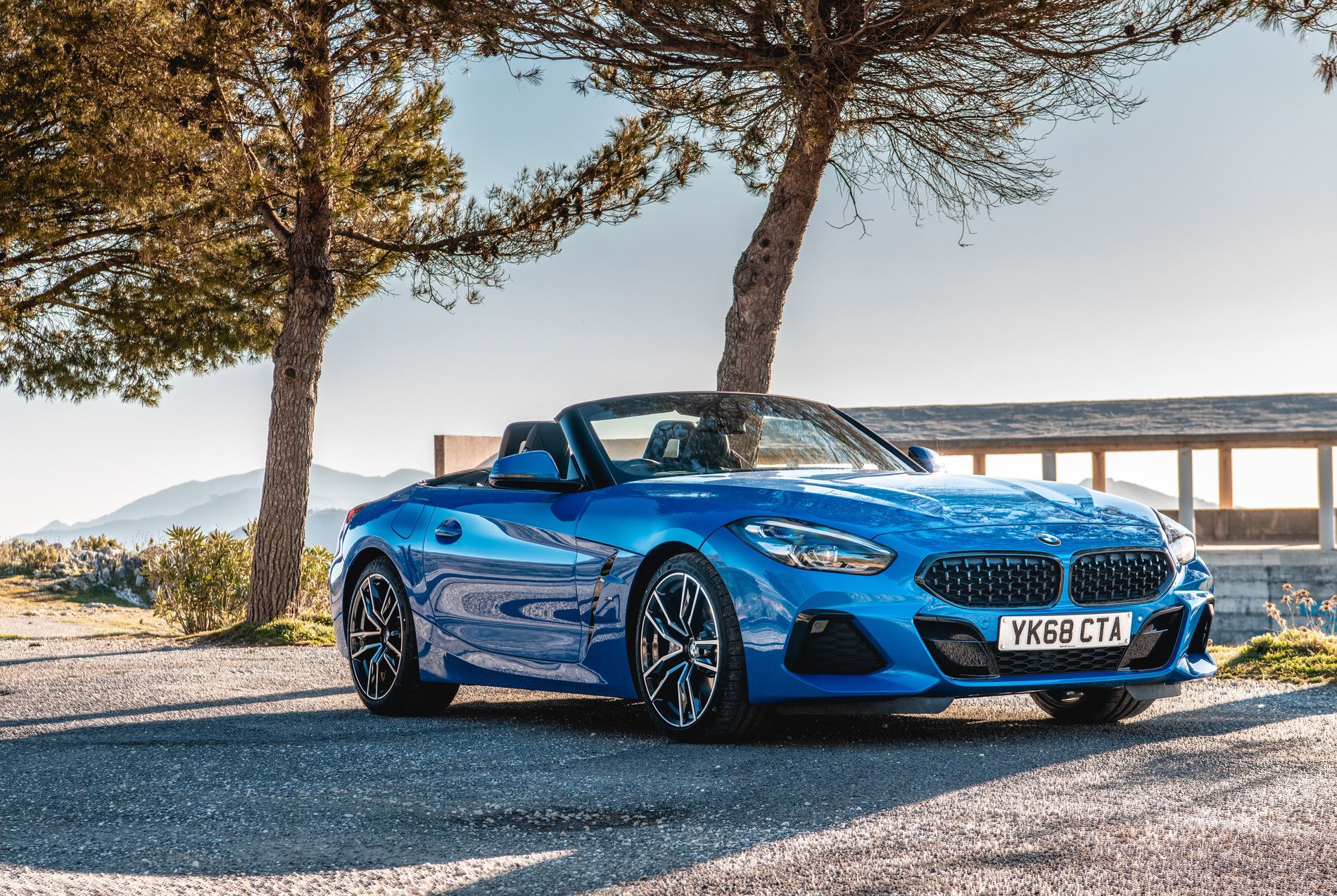 BMW-Z4-sDrive20i-M-Sport-Package-in-Misano-Blue-Metallic-41.jpg