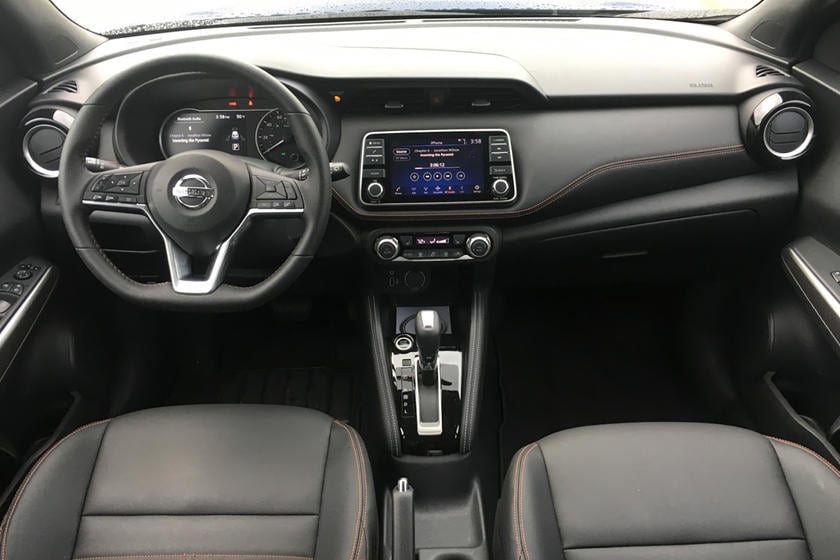 2019-nissan-kicks-carbuzz-543752.jpg