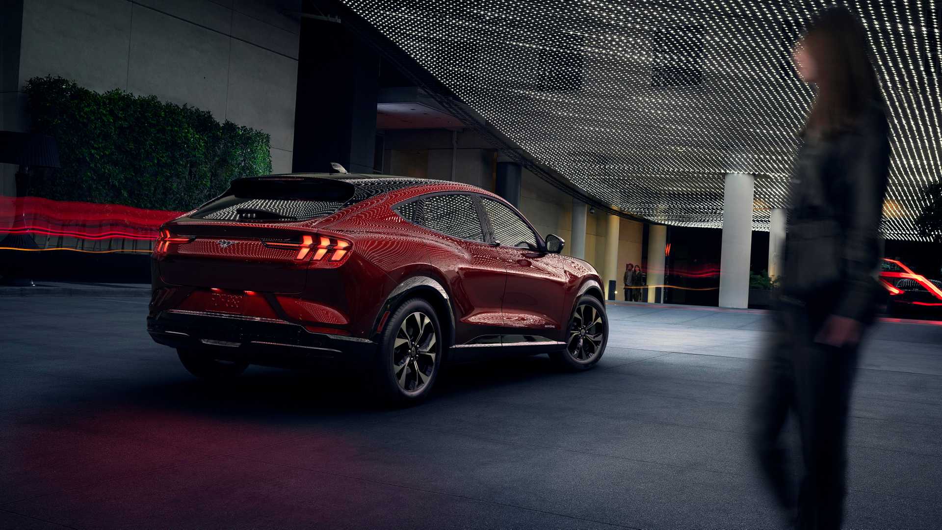 2020-ford-mustang-mach-e.jpg