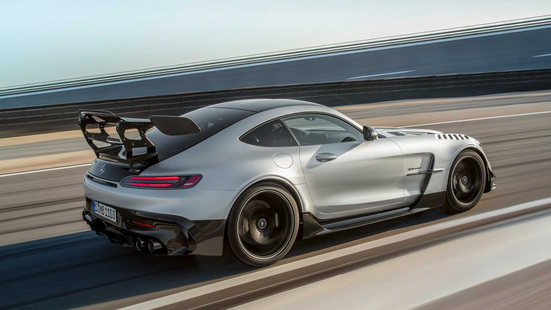 mercedes-amg-gt-black-series-2020.jpg