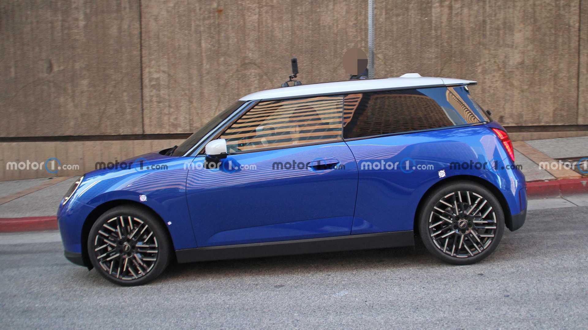 2024-mini-cooper-se-ev-side-view-spy-photo.jpg