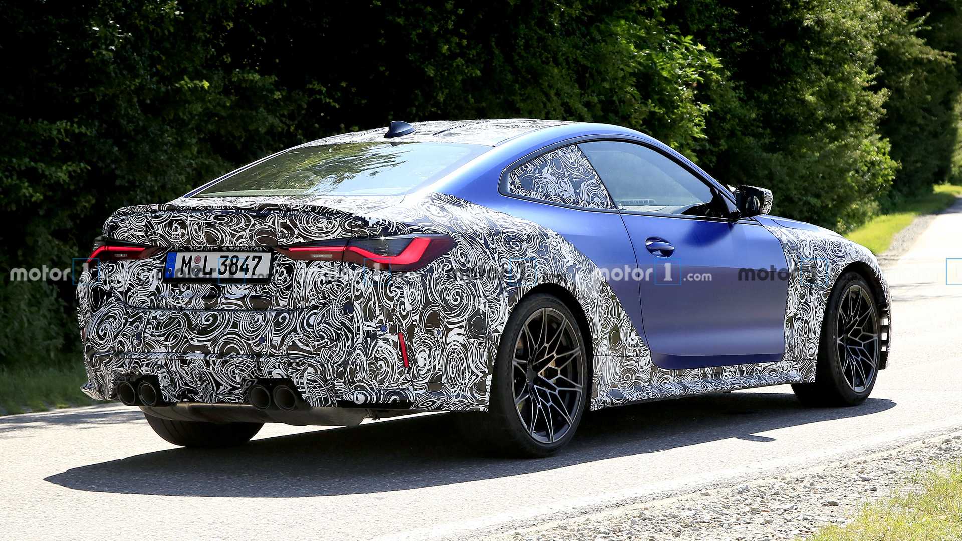 2021-bmw-m4-new-spy-photo-side-view.jpg