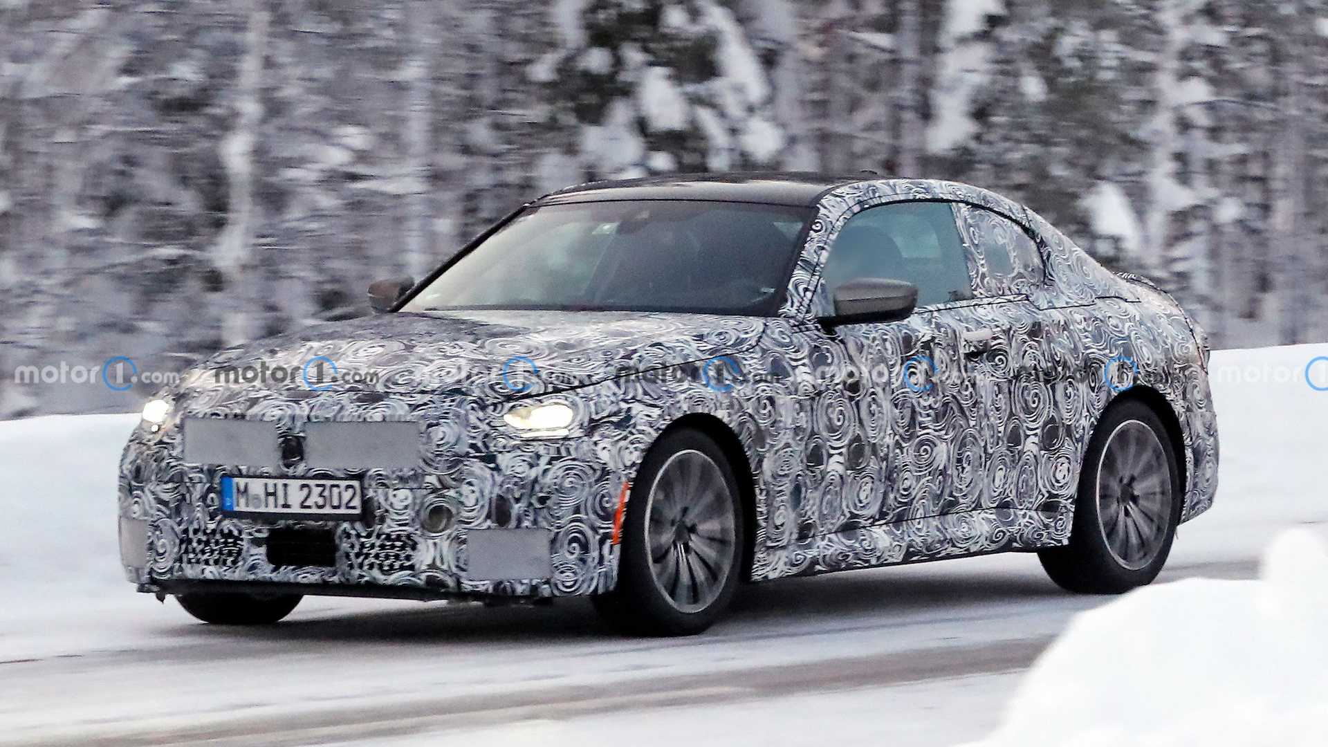 bmw-2-series-coupe-spied-in-sweden.jpg