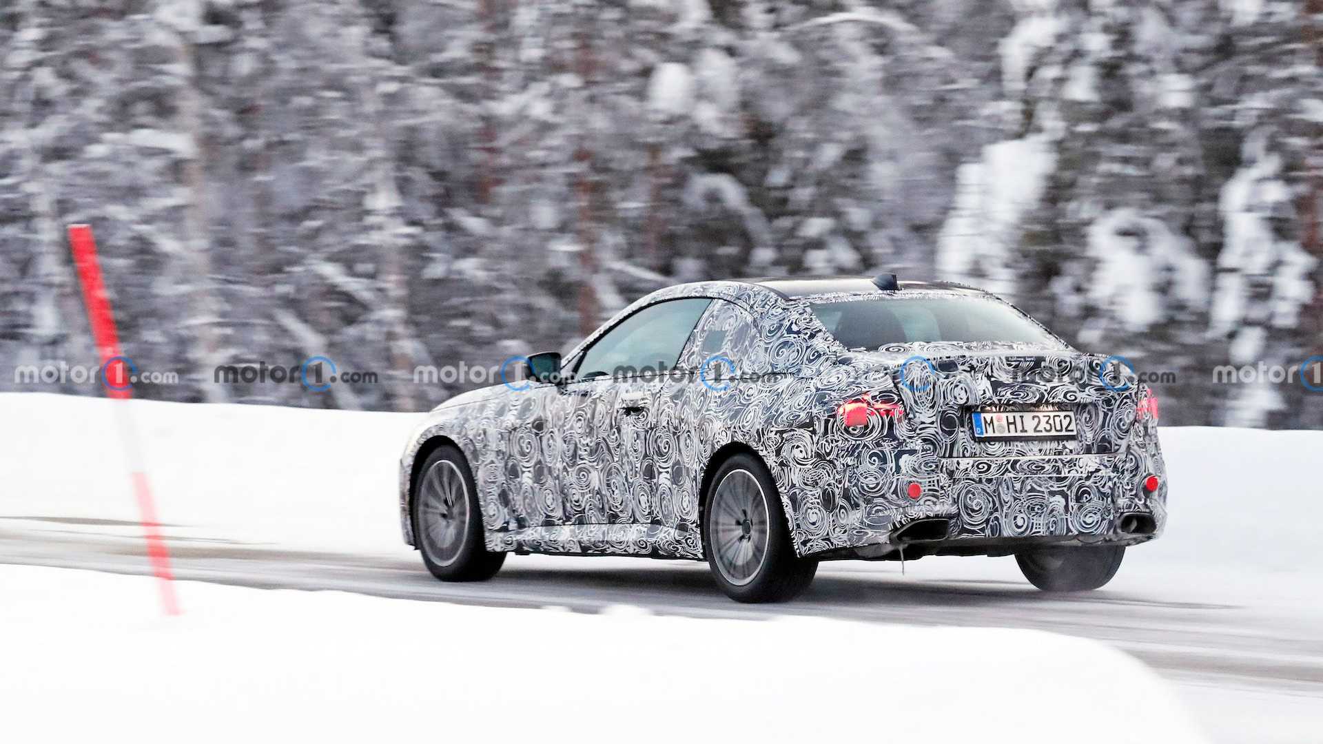 bmw-2-series-coupe-spied-in-sweden.jpg